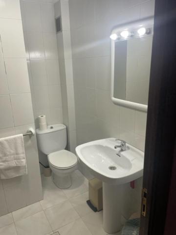 Albergue Hostal Sao Telmo Tui Bagian luar foto