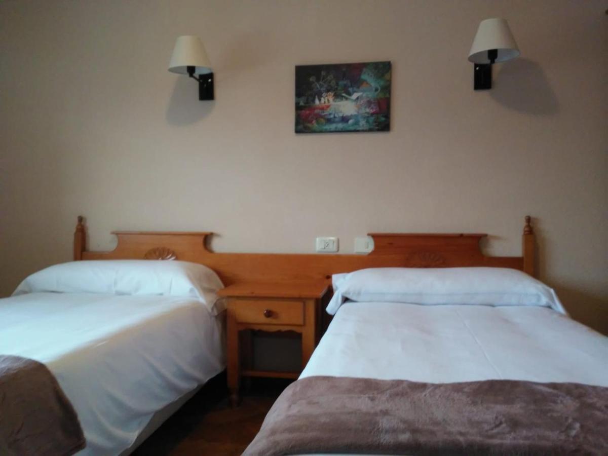 Albergue Hostal Sao Telmo Tui Bagian luar foto